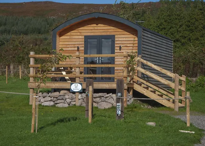 The Getaway - The Buzzard - Luxury Family Glamping ダンガーバン