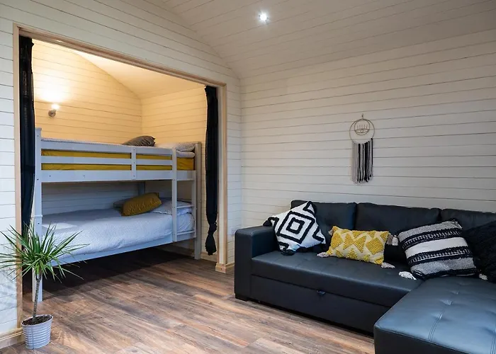 キャンプ場 The Getaway - The Buzzard - Luxury Family Glamping