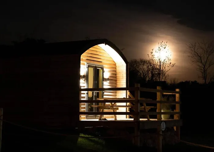 The Getaway - The Buzzard - Luxury Family Glamping